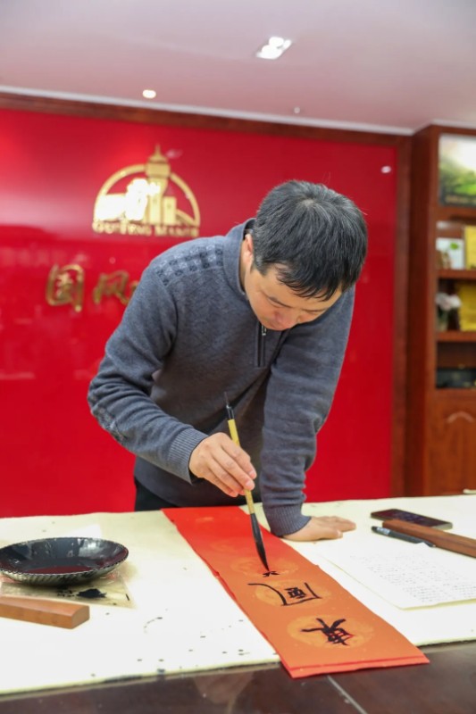 郎照玉.webp.jpg